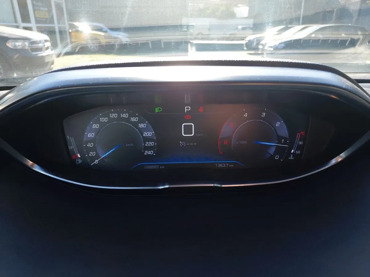 Peugeot 5008 1.5 Allure Bluehdi 4x2 130 Eat6 5p año 2020