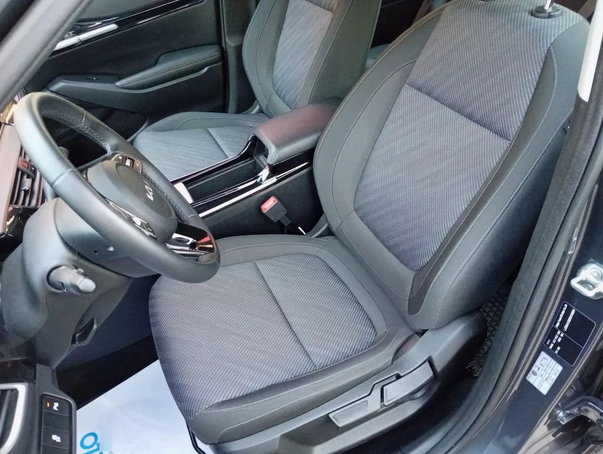Kia Seltos 1.5 Ex 4x2 Ivt At 5p año 2024