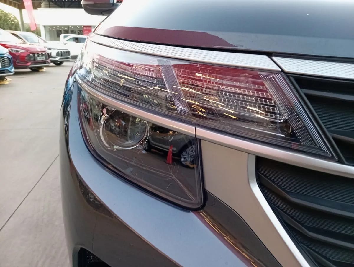 Kia Seltos 1.5 Ex 4x2 Ivt At 5p año 2024