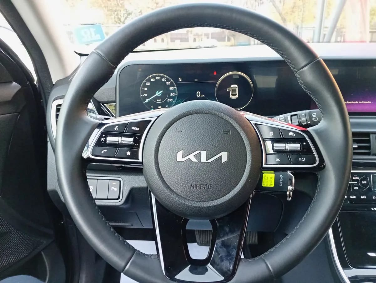 Kia Seltos 1.5 Ex 4x2 Ivt At 5p año 2024