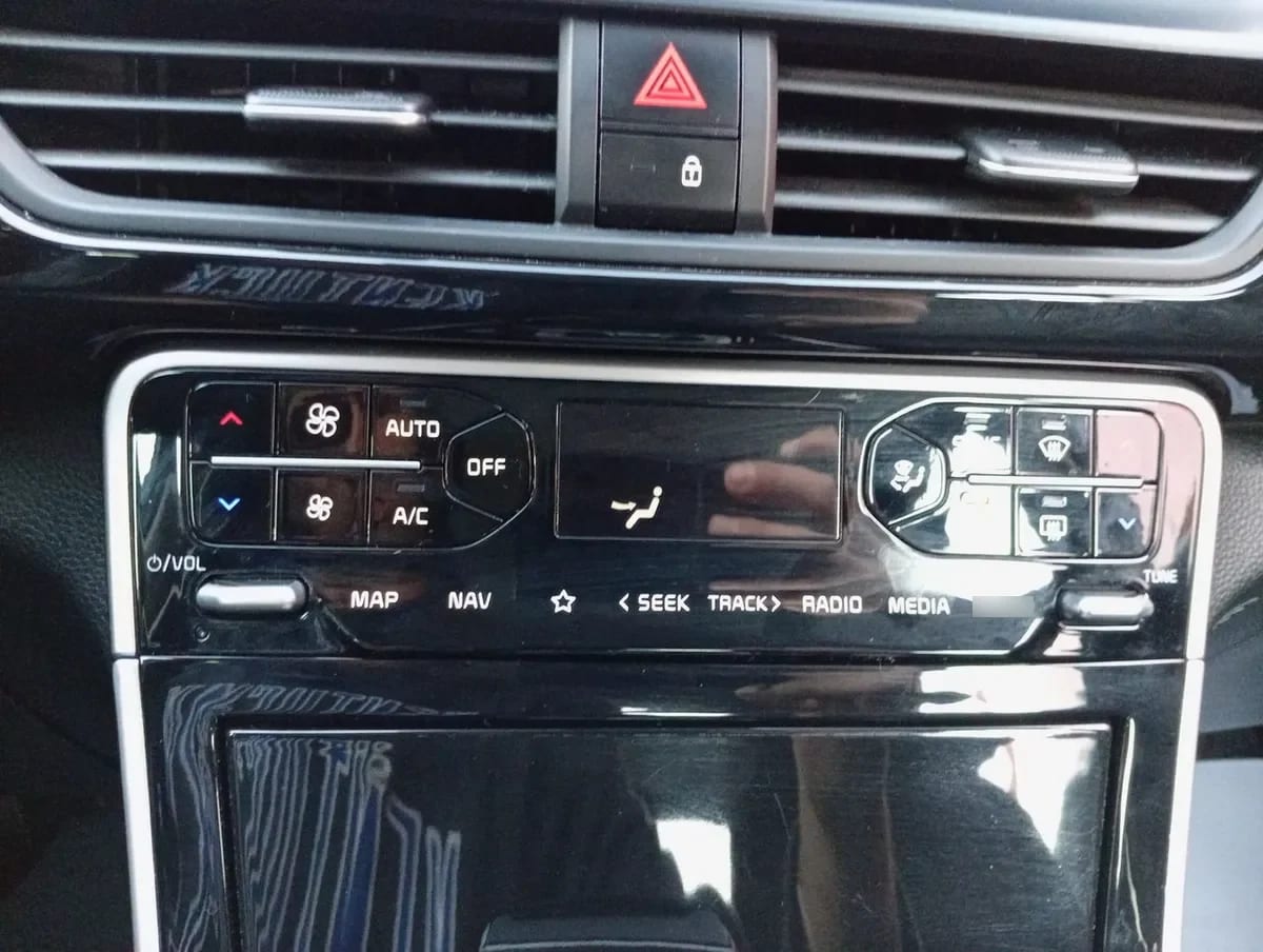 Kia Seltos 1.5 Ex 4x2 Ivt At 5p año 2024