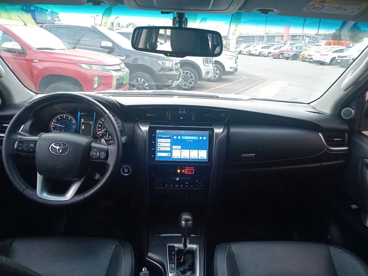 Toyota Fortunner 2.7 Srx 4x2 At 5p año 2022