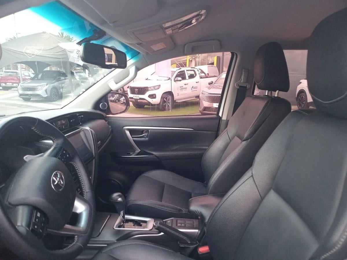 Toyota Fortunner 2.7 Srx 4x2 At 5p año 2022