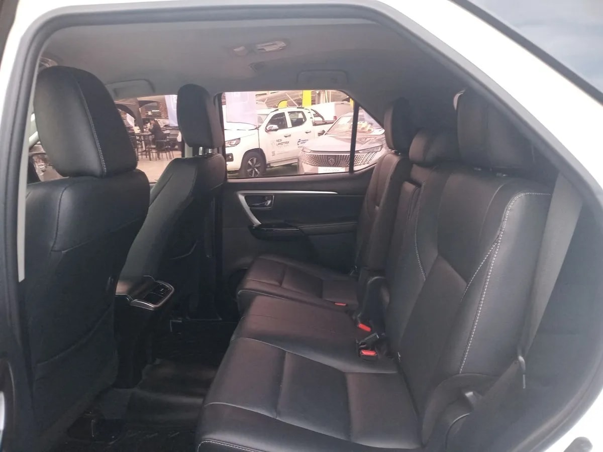 Toyota Fortunner 2.7 Srx 4x2 At 5p año 2022