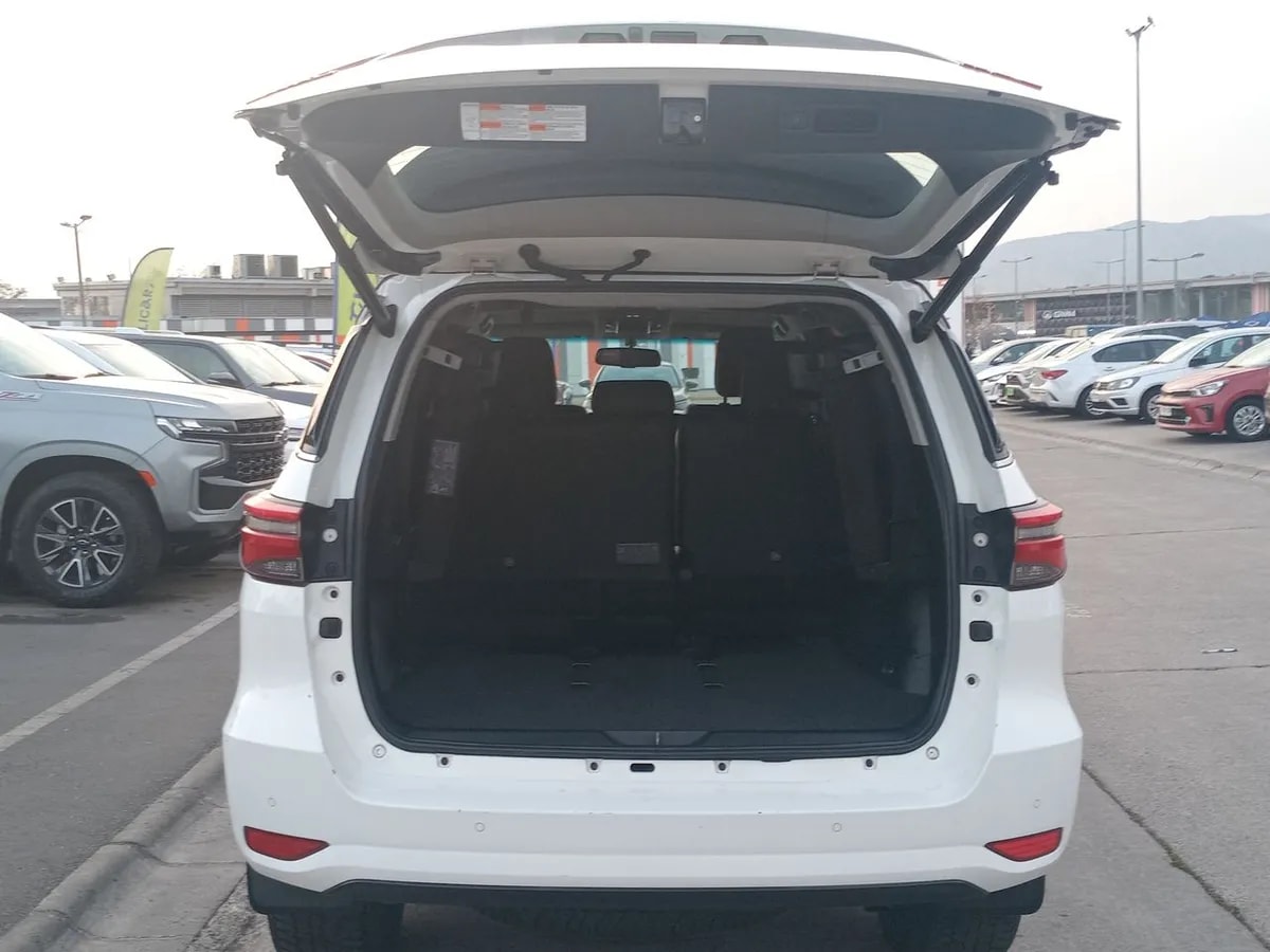 Toyota Fortunner 2.7 Srx 4x2 At 5p año 2022