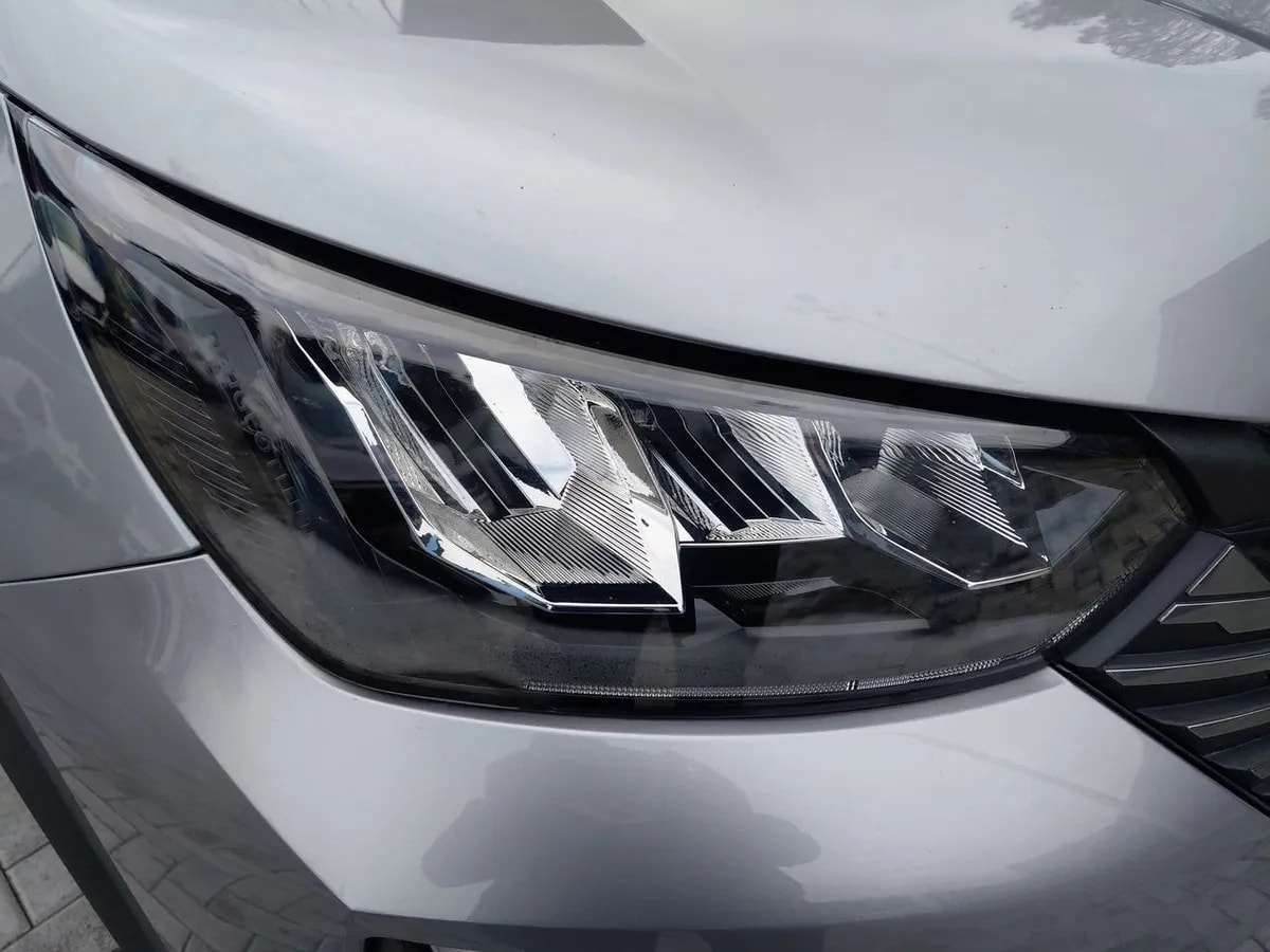 Peugeot 2008 1.5 Allure Pack Bluehdi 130hp Diesel 4x2 Eat8 5p año 2024