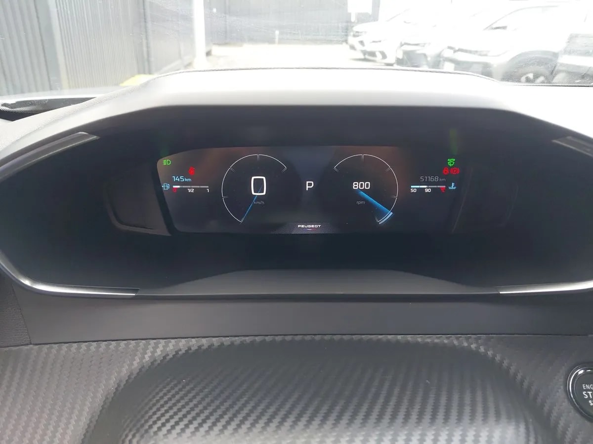 Peugeot 2008 1.5 Allure Pack Bluehdi 130hp Diesel 4x2 Eat8 5p año 2024
