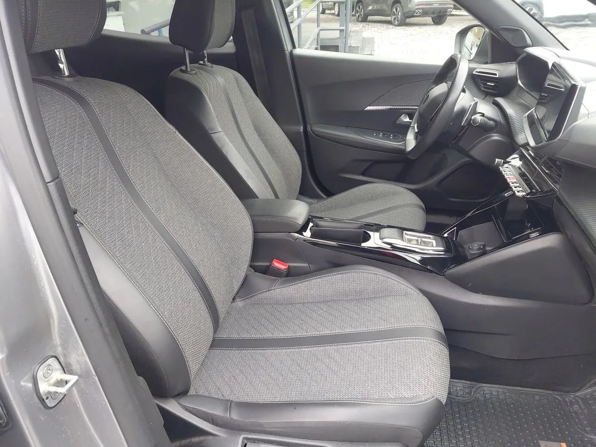 Peugeot 2008 1.5 Allure Pack Bluehdi 130hp Diesel 4x2 Eat8 5p año 2024