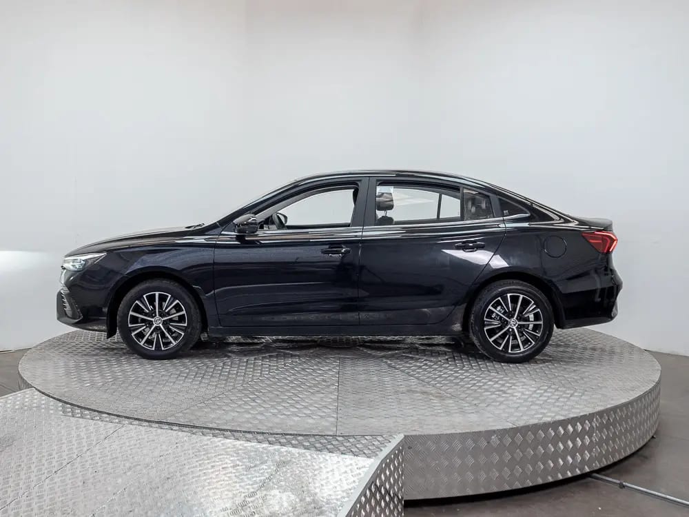 MG 5 1.5 Dlx At año 2025