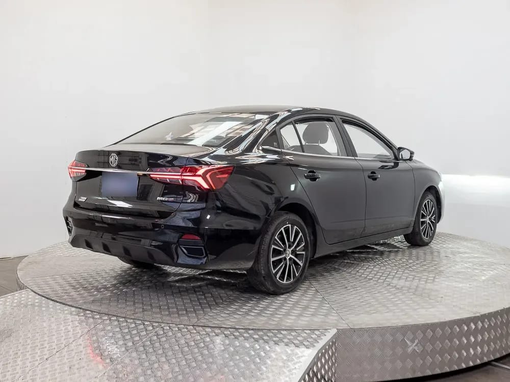 MG 5 1.5 Dlx At año 2025