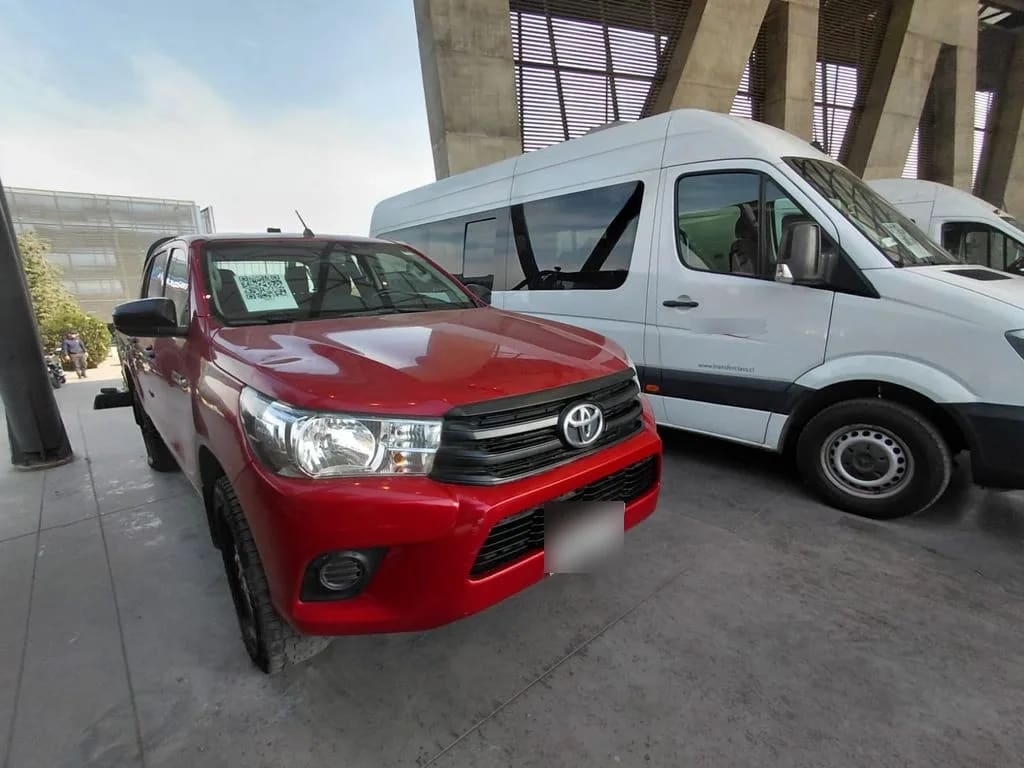 Toyota Hilux 4x4 2.4 Mt Dx año 2022