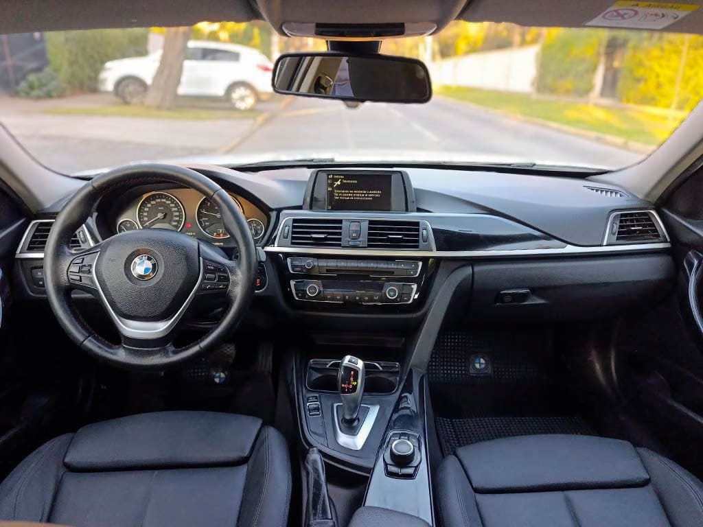 BMW 318 I Sport Lci año 2017