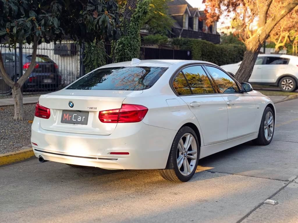 BMW 318 I Sport Lci año 2017