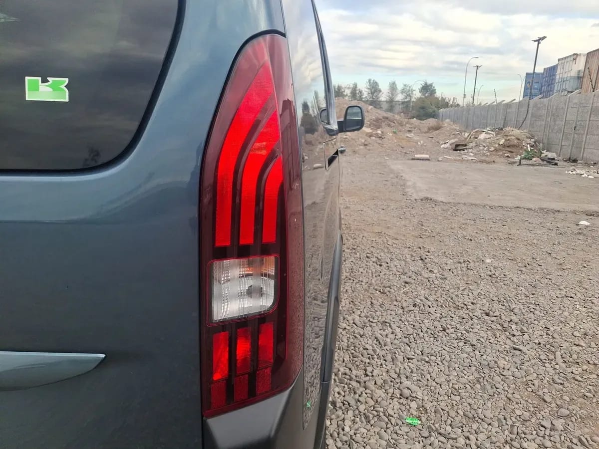 Peugeot Rifter 1.5 Mca Allure Bluehdi Diesel 130 4x2 Eat8 5p año 2025