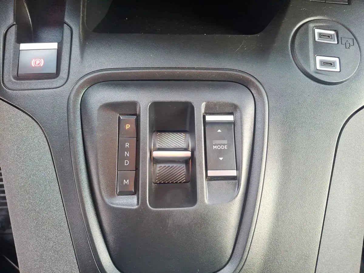 Peugeot Rifter 1.5 Mca Allure Bluehdi Diesel 130 4x2 Eat8 5p año 2025