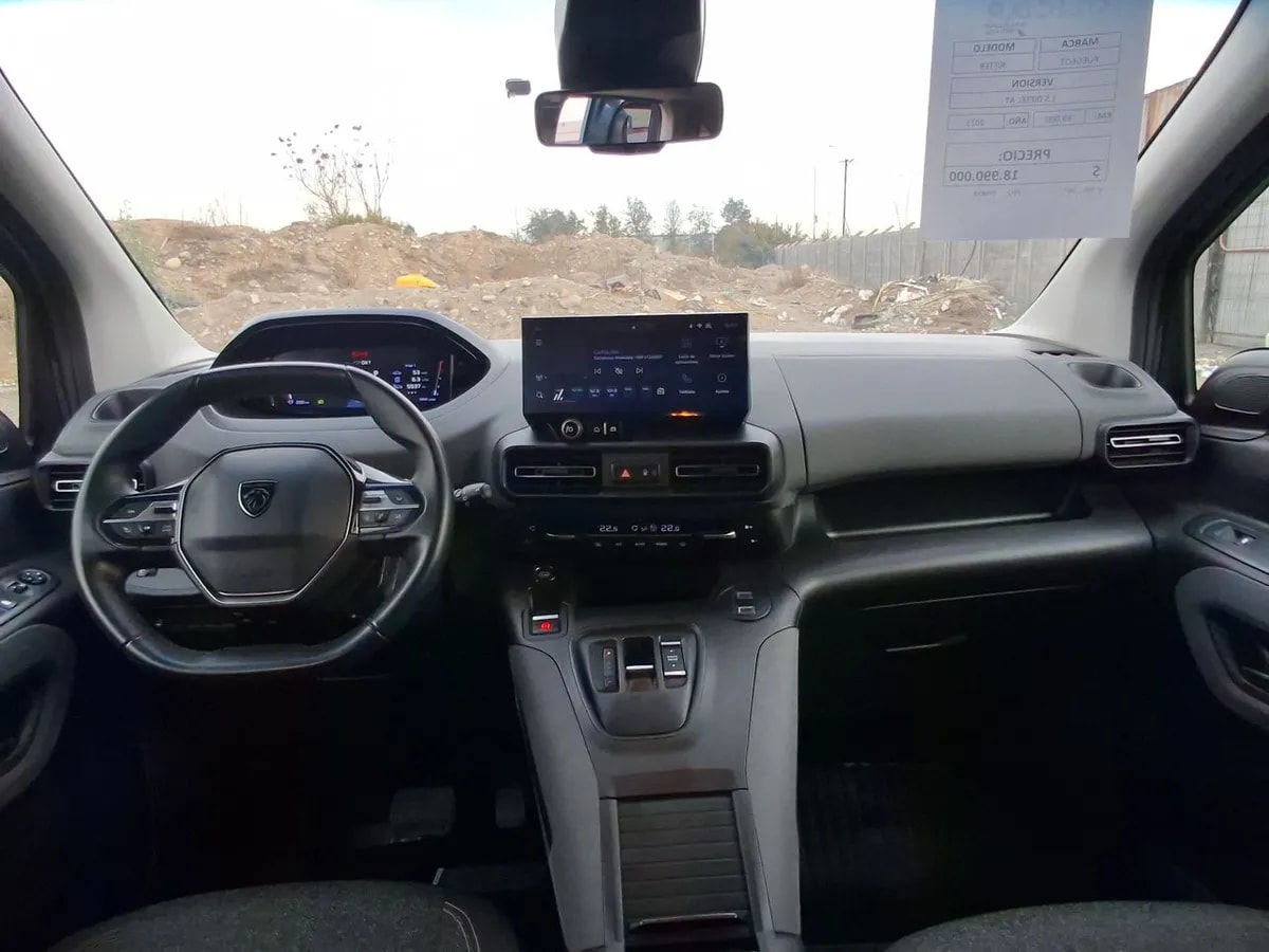 Peugeot Rifter 1.5 Mca Allure Bluehdi Diesel 130 4x2 Eat8 5p año 2025
