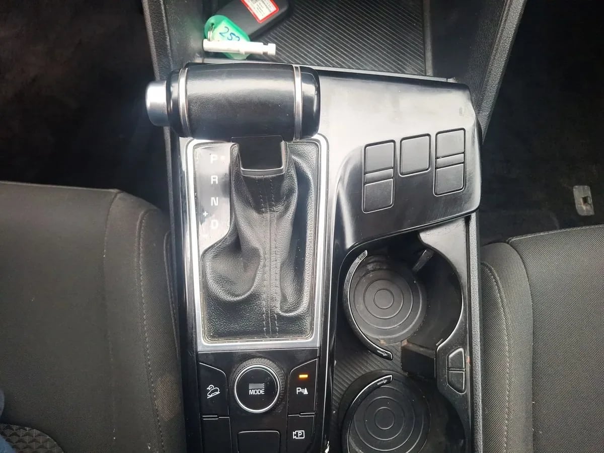 Kia Sportage 2.0 Ex Benc 2wd 6at 5p año 2023