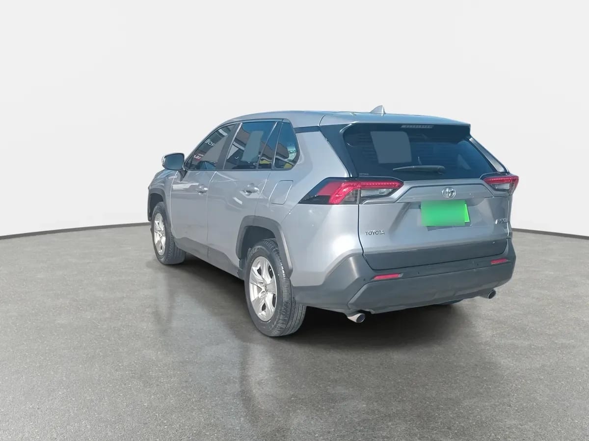 Toyota Rav 4 2.0 Le 4x2 Mt 5p año 2022