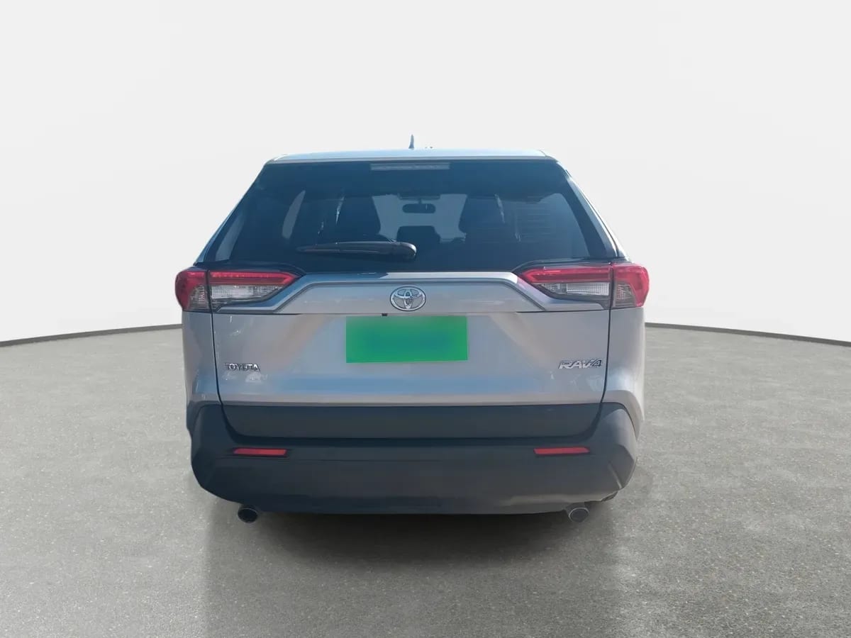 Toyota Rav 4 2.0 Le 4x2 Mt 5p año 2022