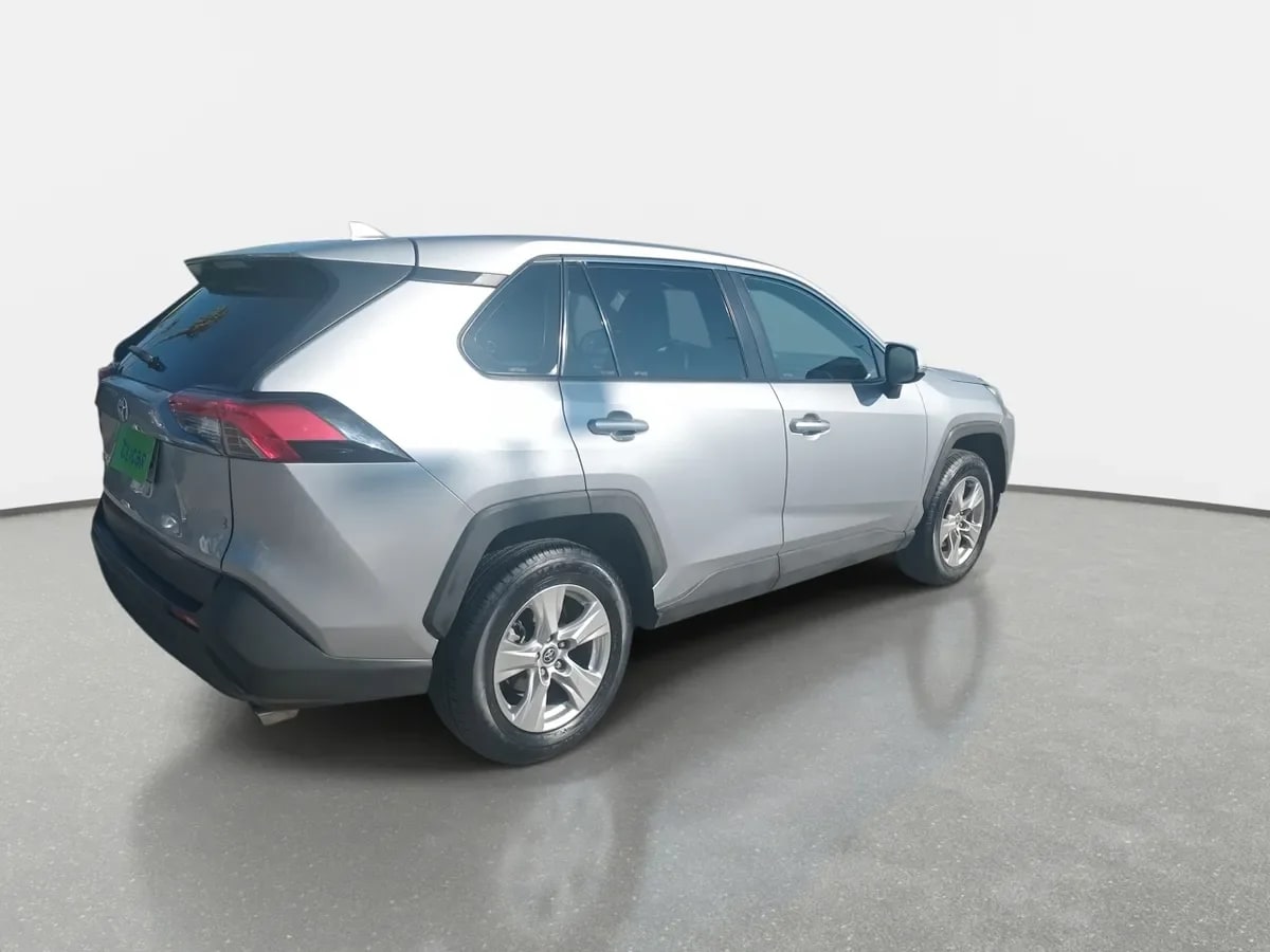 Toyota Rav 4 2.0 Le 4x2 Mt 5p año 2022