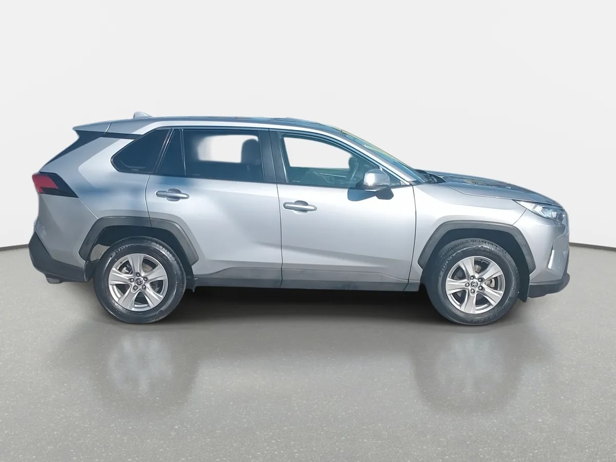 Toyota Rav 4 2.0 Le 4x2 Mt 5p año 2022