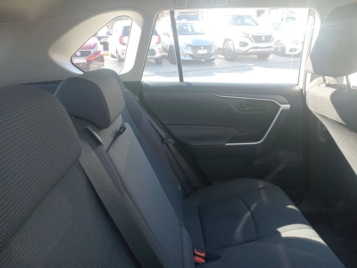 Toyota Rav 4 2.0 Le 4x2 Mt 5p año 2022