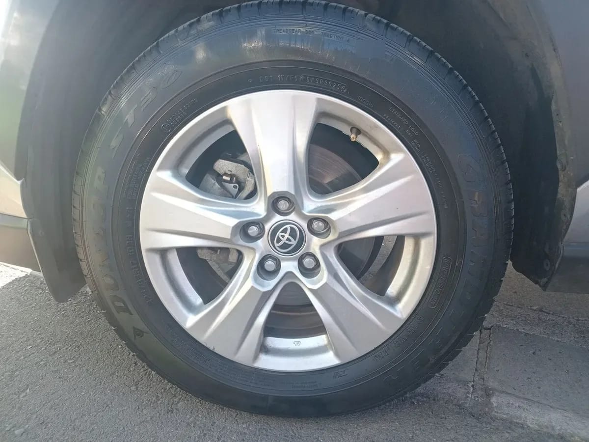 Toyota Rav 4 2.0 Le 4x2 Mt 5p año 2022