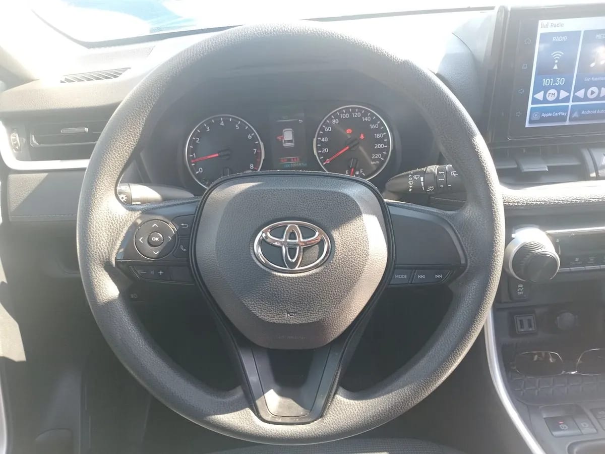 Toyota Rav 4 2.0 Le 4x2 Mt 5p año 2022