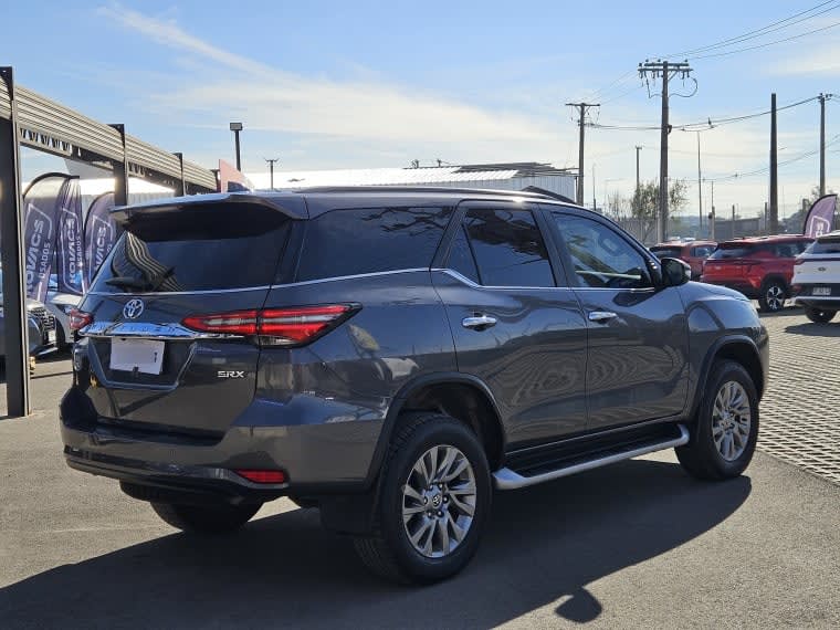 Toyota Fortuner Srx At 2.7 año 2023