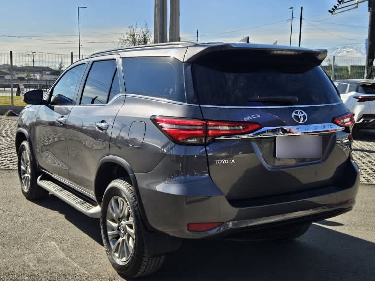 Toyota Fortuner Srx At 2.7 año 2023