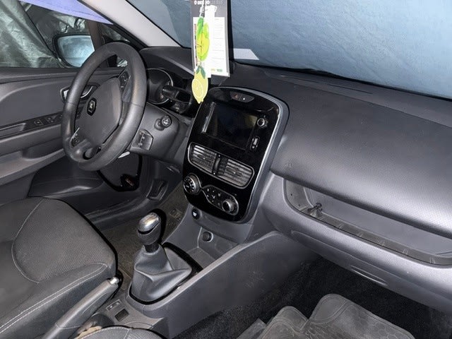 Renault Clio 0.9 Authentique Mt año 2021