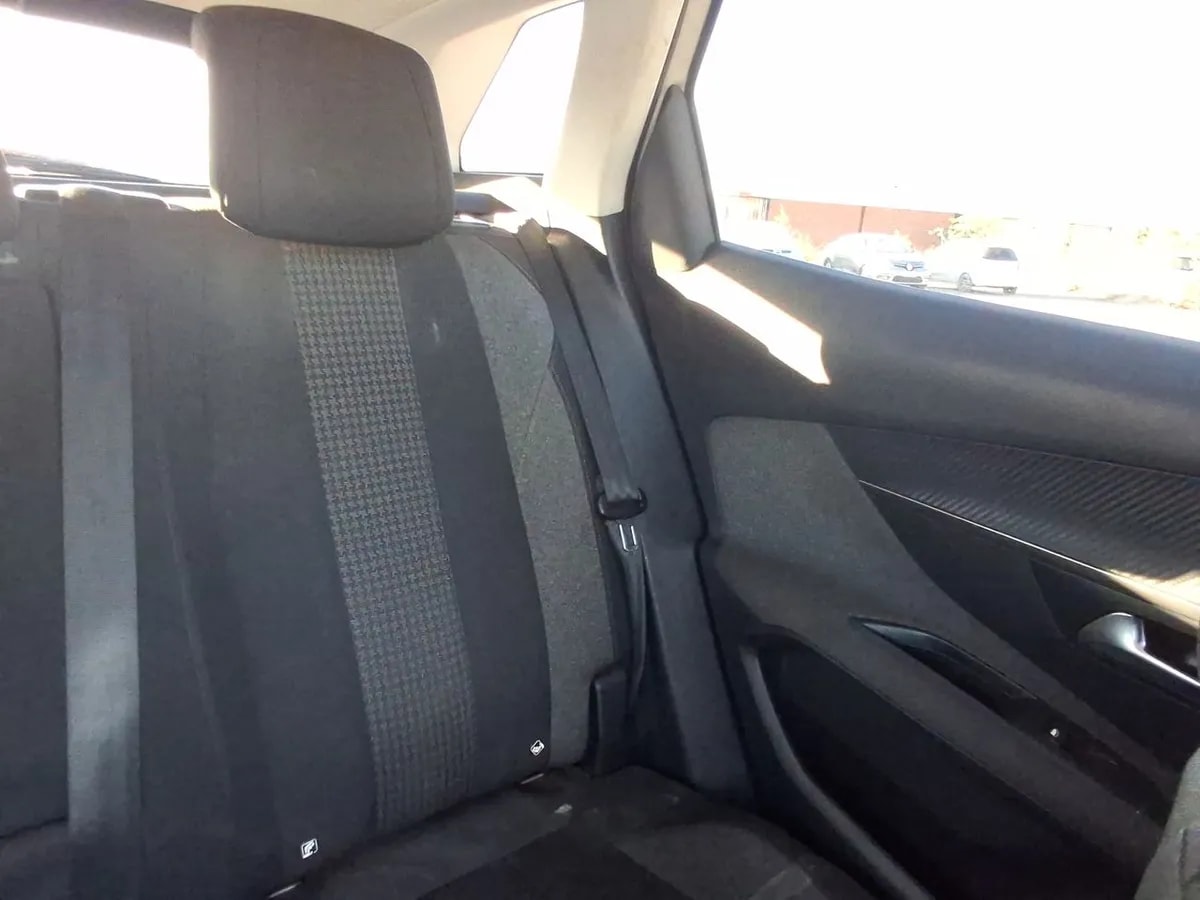 Peugeot 3008 1.5 Active Bluehdi 4x2 130 Mt6 5p año 2019