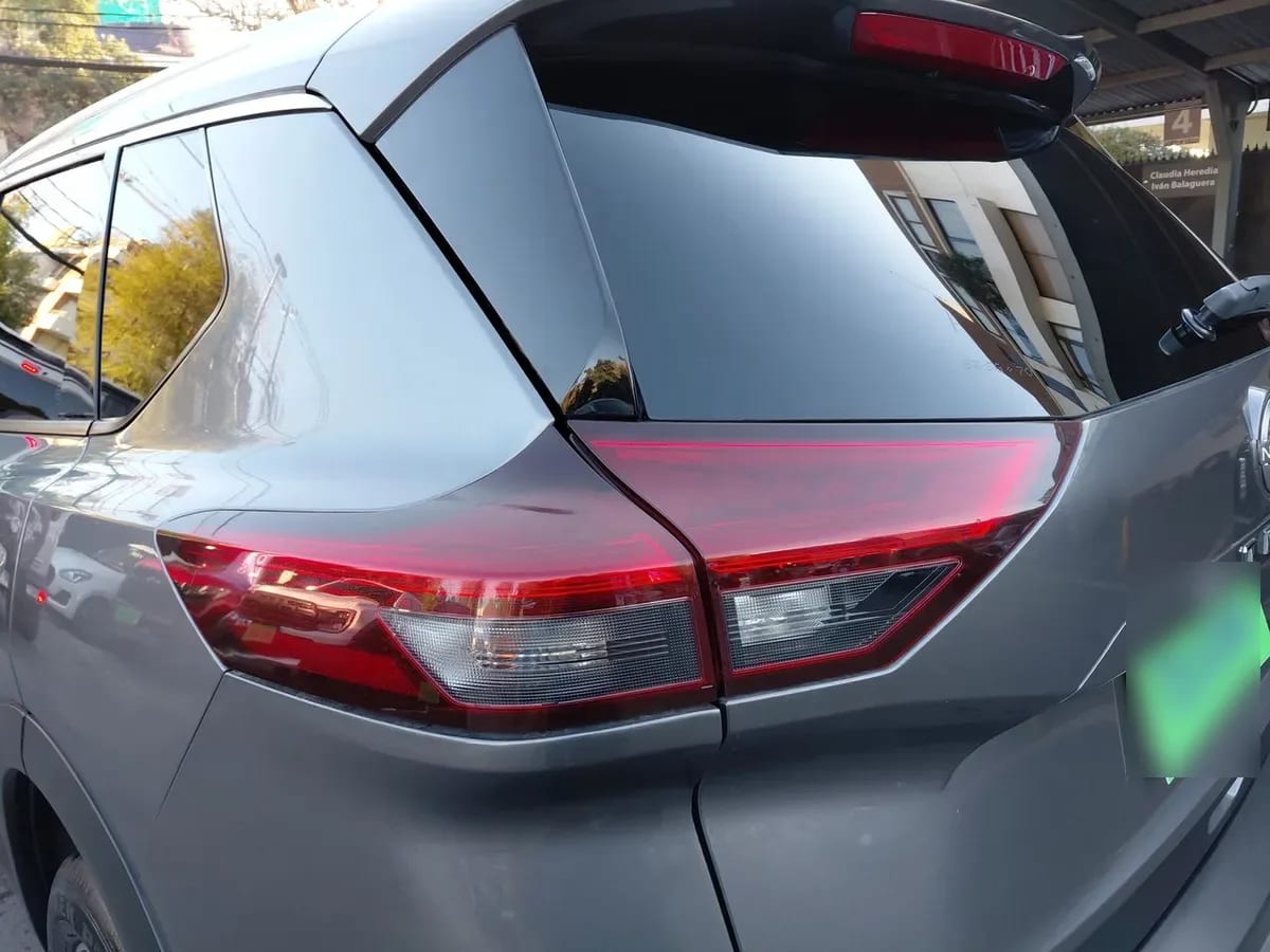 Nissan X-Trail 2.5 Advance 4x2 3row Cvt At 5p año 2023
