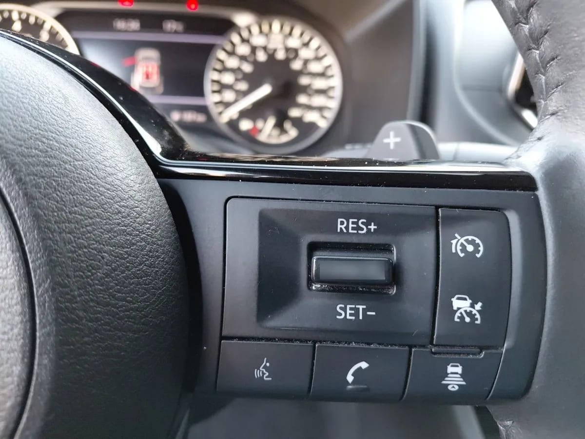 Nissan X-Trail 2.5 Advance 4x2 3row Cvt At 5p año 2023