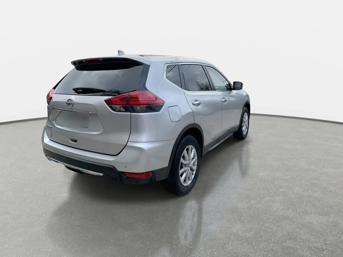 Nissan X-Trail 2.5 Sense 4x2 2row Cvt At 5p año 2023