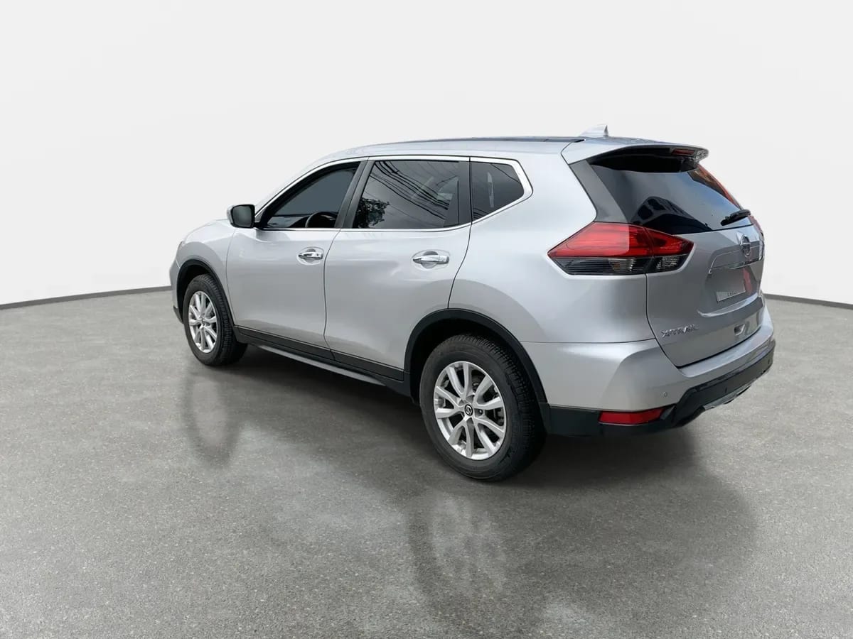 Nissan X-Trail 2.5 Sense 4x2 2row Cvt At 5p año 2023