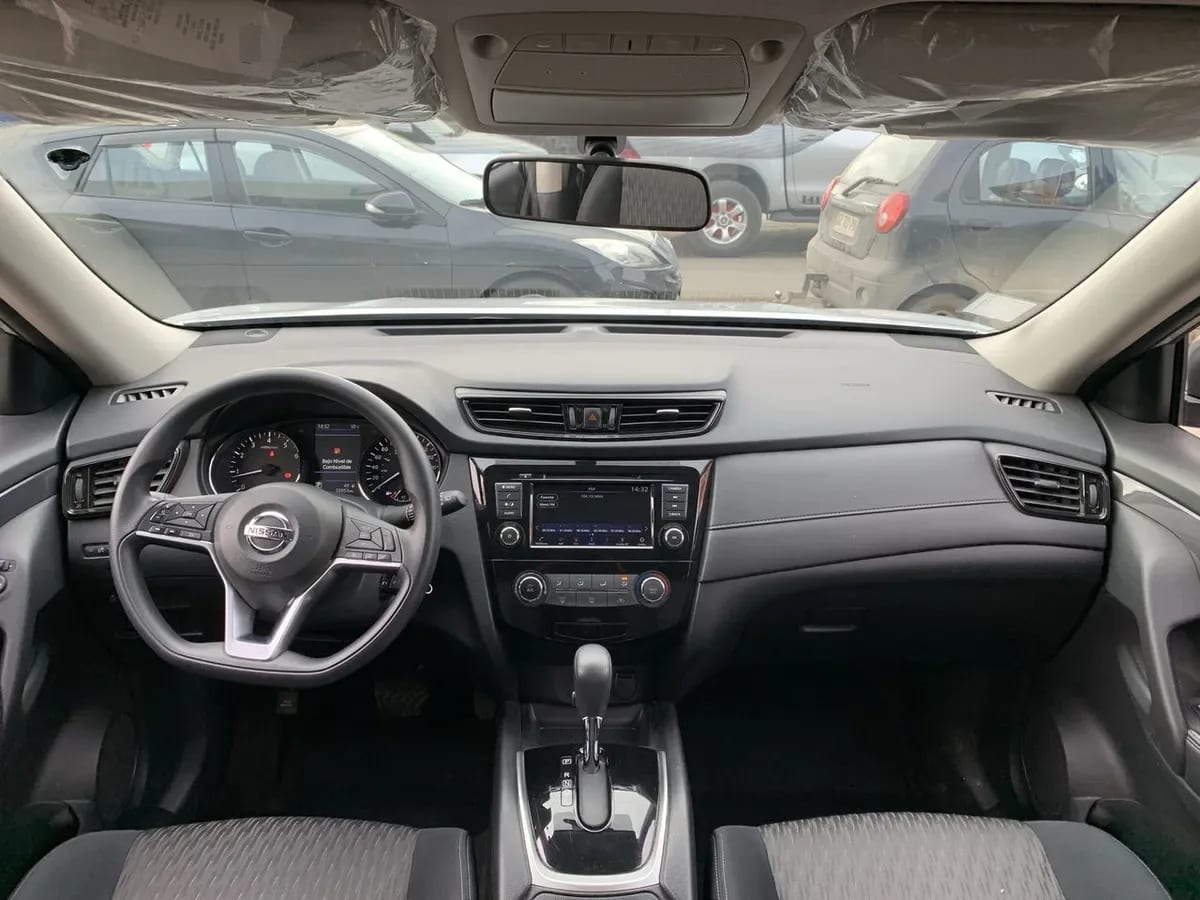 Nissan X-Trail 2.5 Sense 4x2 2row Cvt At 5p año 2023