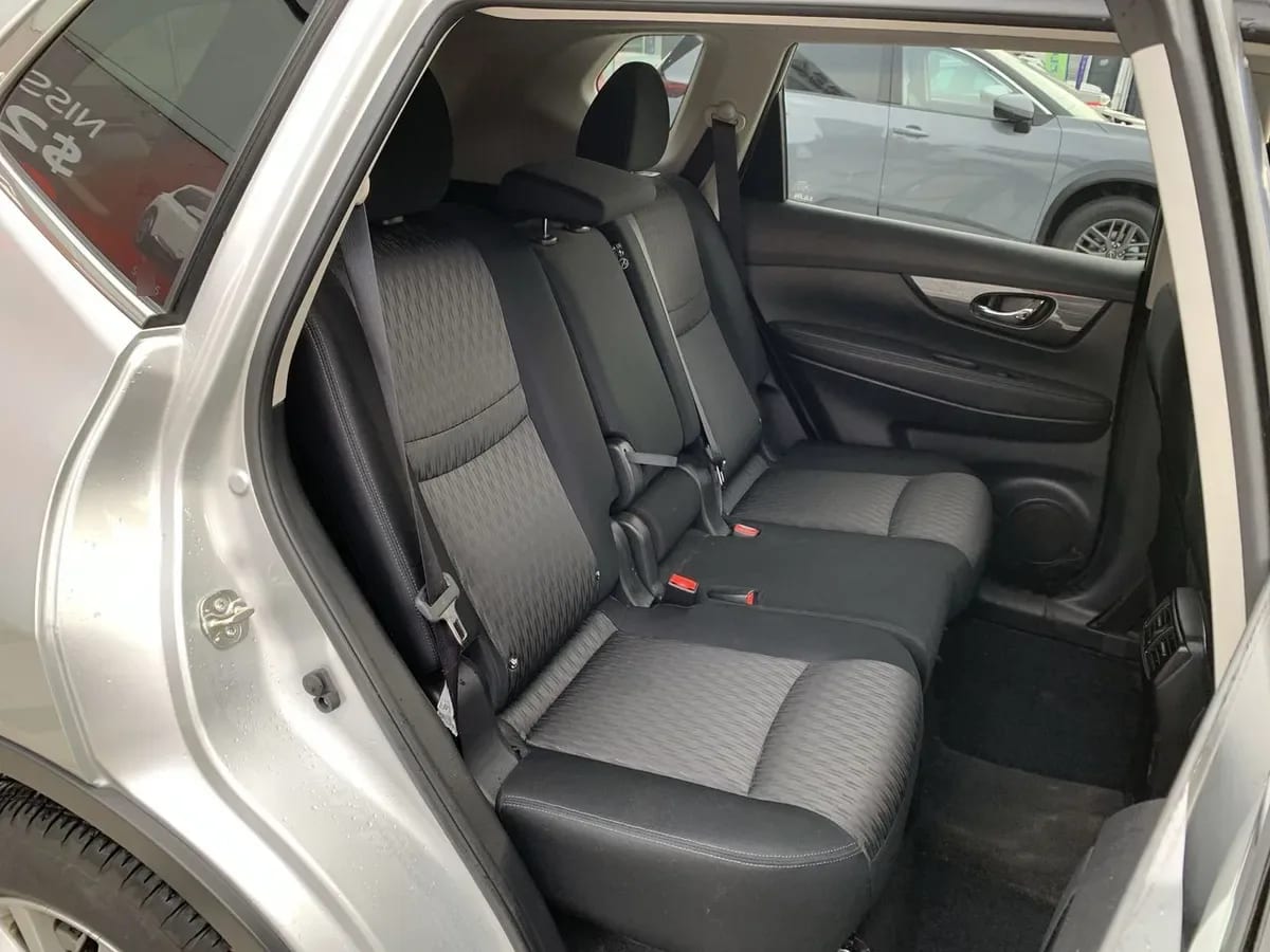 Nissan X-Trail 2.5 Sense 4x2 2row Cvt At 5p año 2023