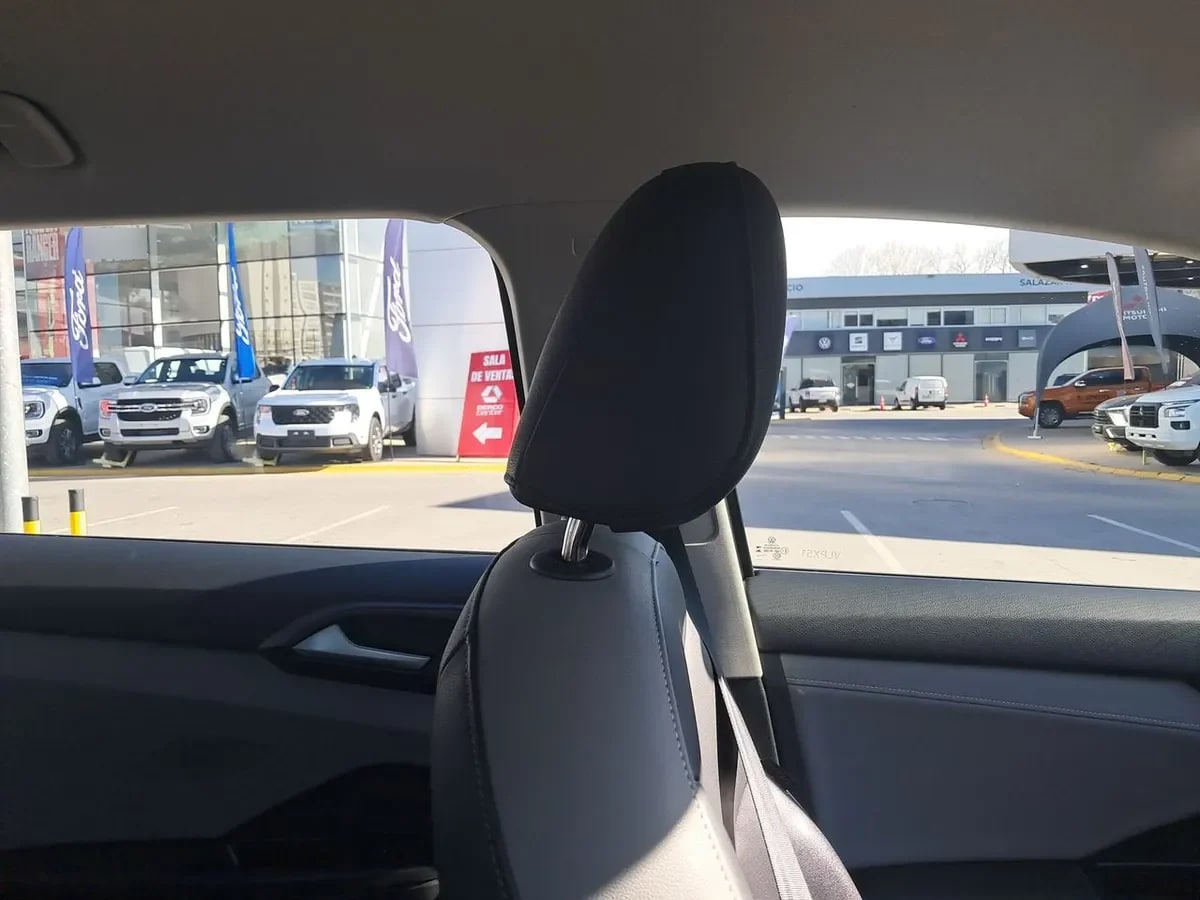 Volkswagen Taos 1.4 Tsi Comfortline 4x2 At 5p año 2026