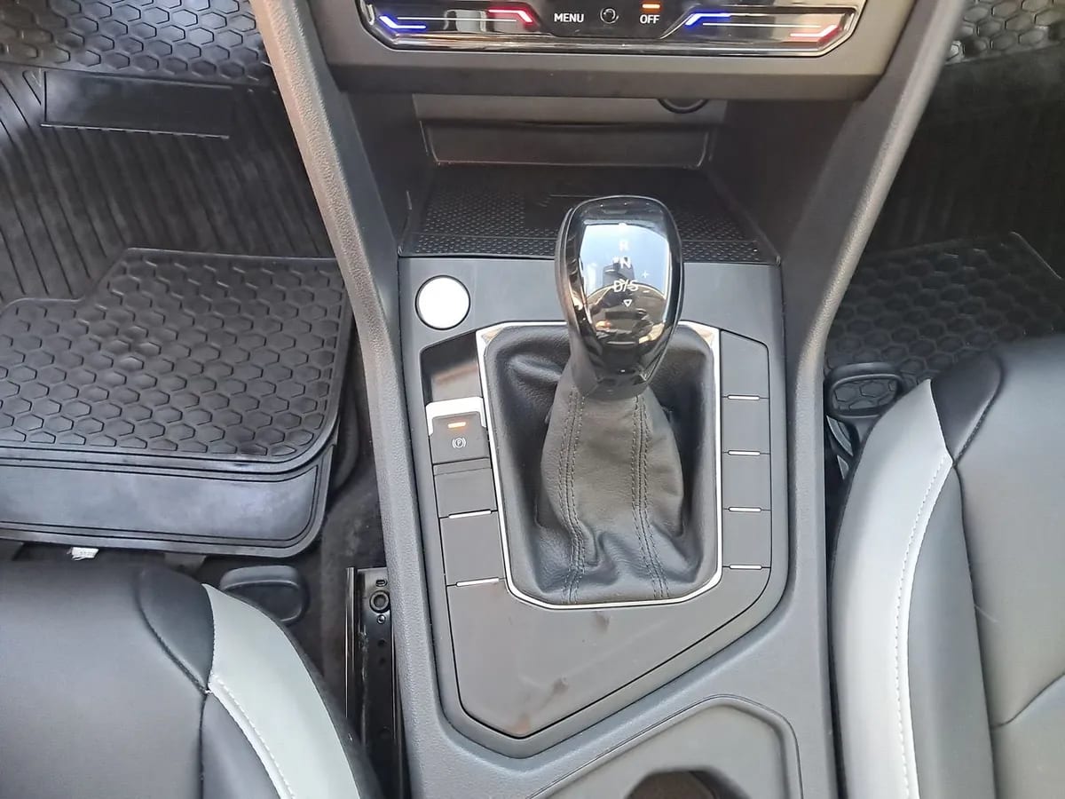 Volkswagen Taos 1.4 Tsi Comfortline 4x2 At 5p año 2026