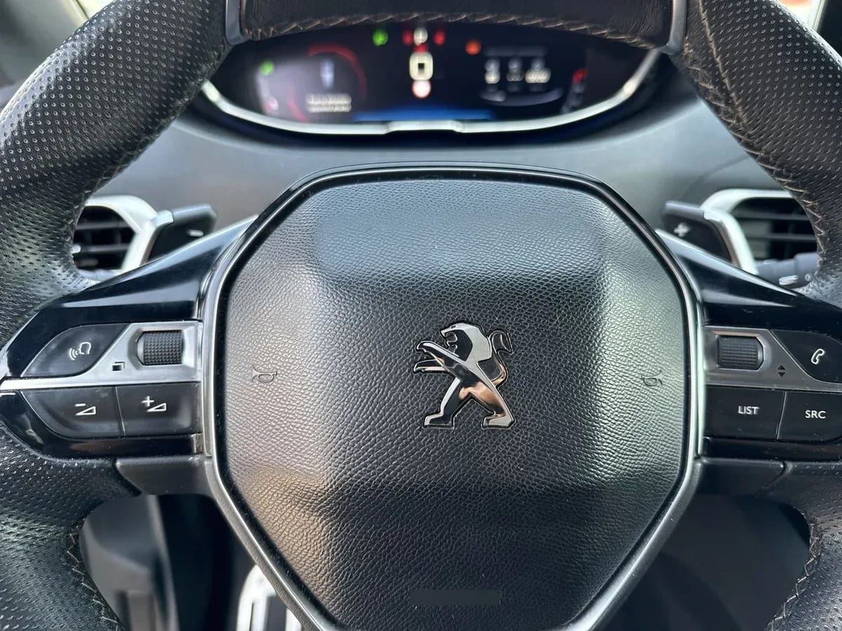 Peugeot 5008 1.6 Gt-Line 4x2 At 5p año 2019