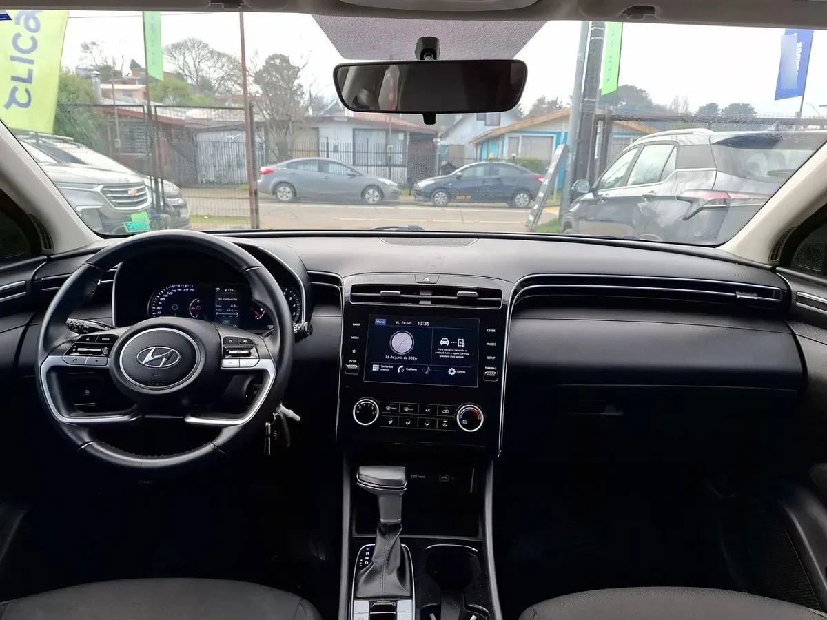 Hyundai Tucson 1.6 Nx4 Plus 2wd At 5p año 2023