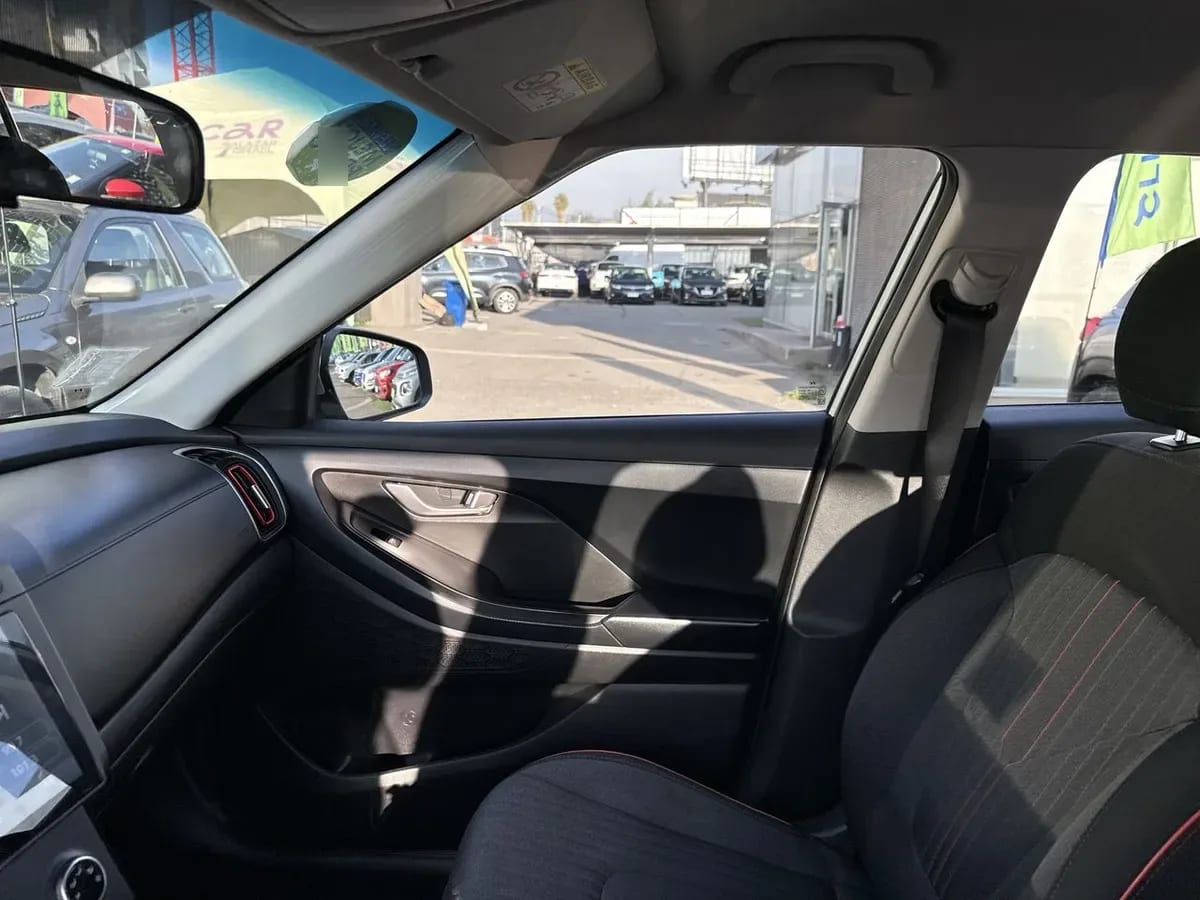 Hyundai Creta 1.5 Plus Su2i 4x2 At 5p año 2023