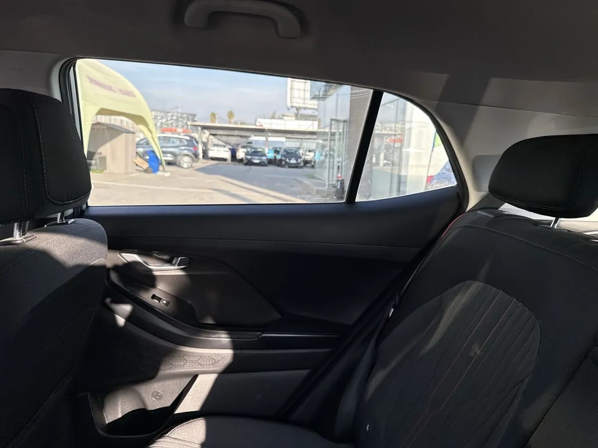 Hyundai Creta 1.5 Plus Su2i 4x2 At 5p año 2023