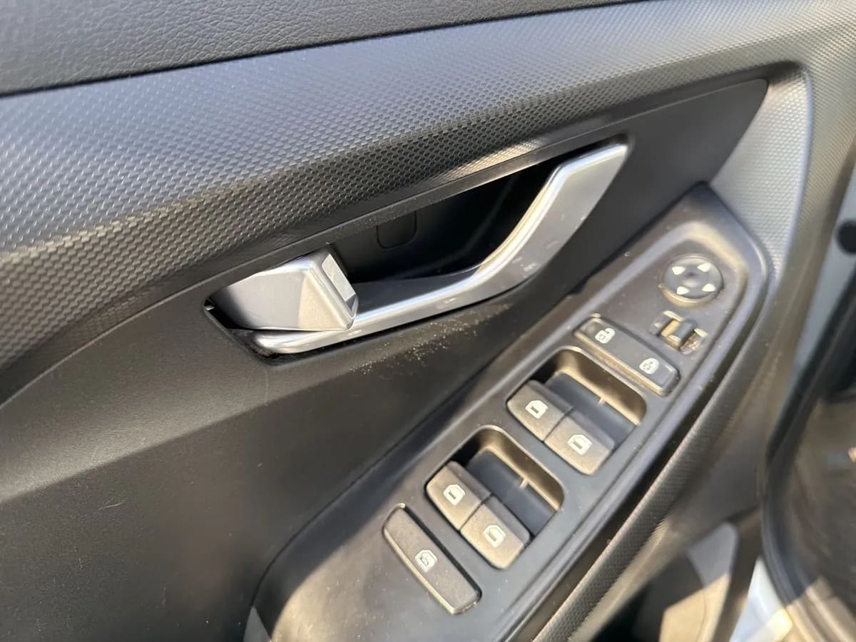 Hyundai Creta 1.5 Plus Su2i 4x2 At 5p año 2023