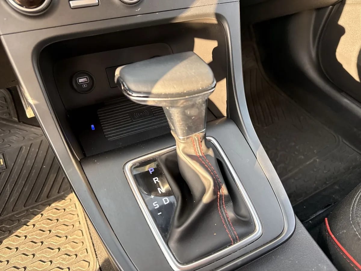 Hyundai Creta 1.5 Plus Su2i 4x2 At 5p año 2023