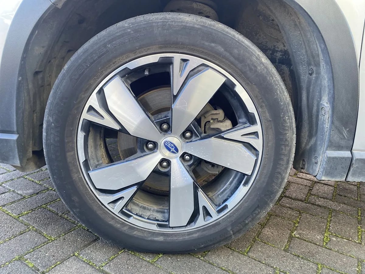 Subaru Forester 2.0i Limited Eyesight Awd At 5p año 2021