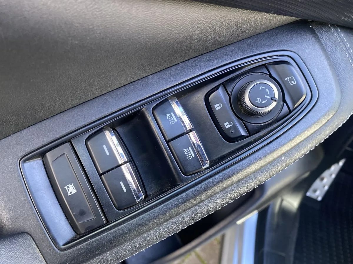 Subaru Forester 2.0i Limited Eyesight Awd At 5p año 2021