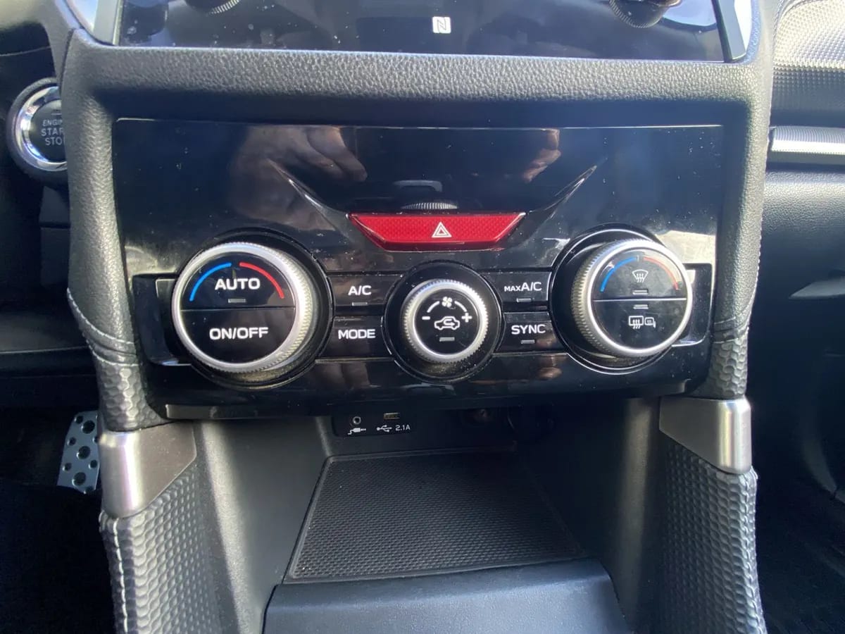 Subaru Forester 2.0i Limited Eyesight Awd At 5p año 2021