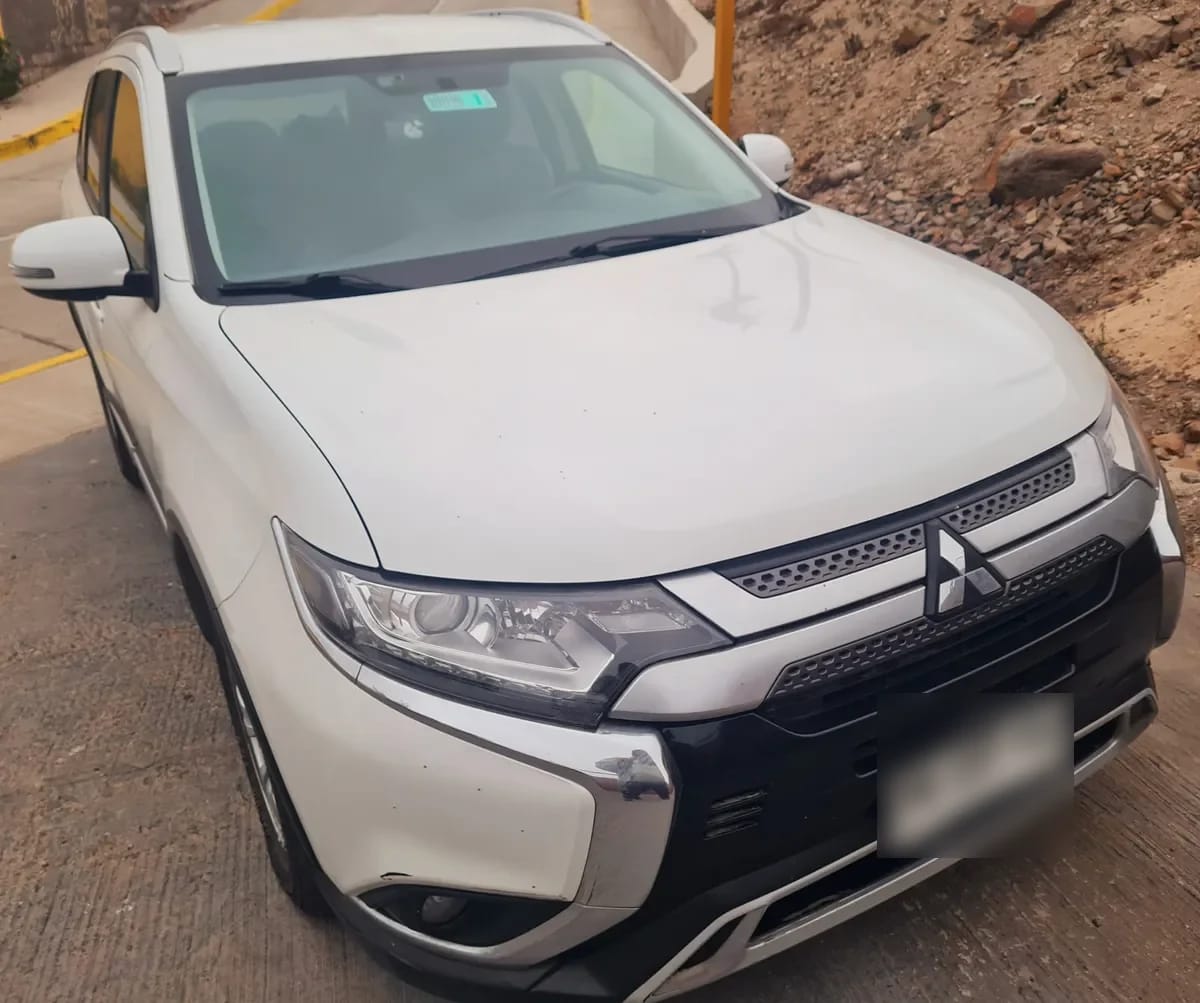 Mitsubishi Outlander 2.0 At 4x2 año 2021
